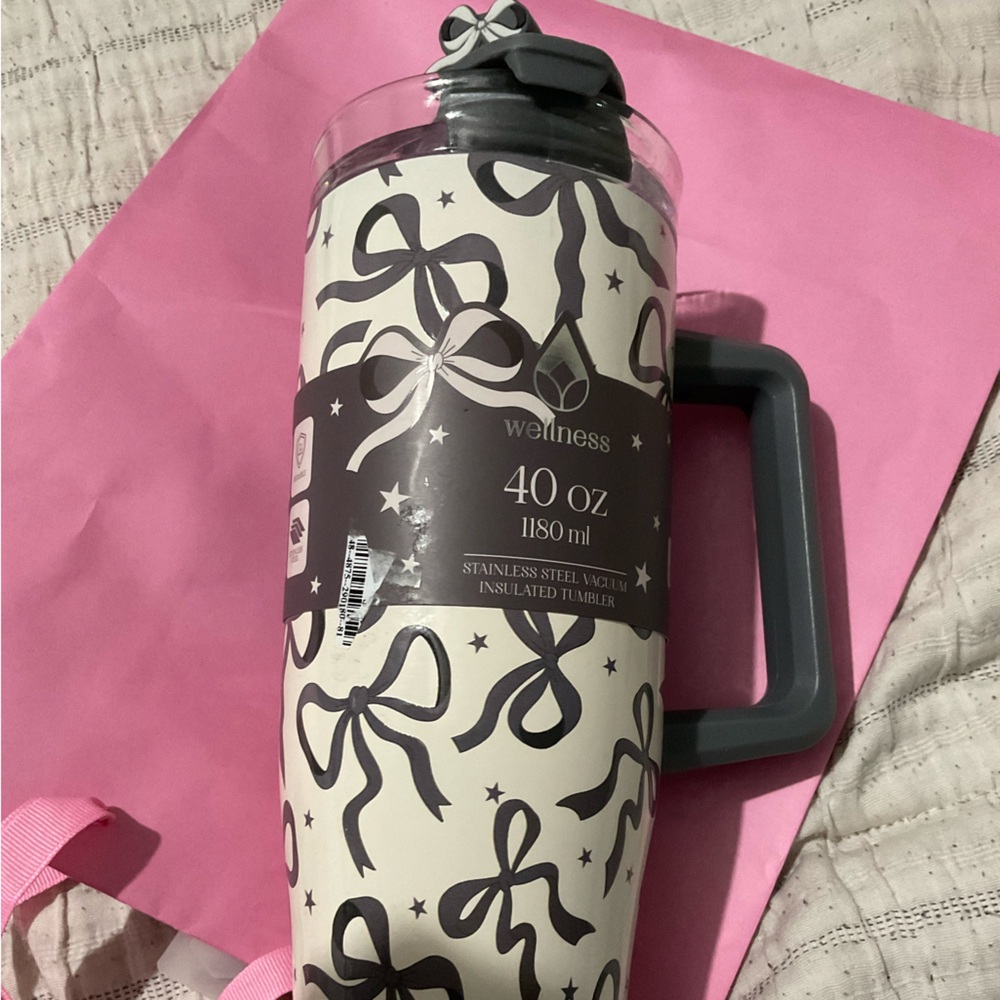 Cream and Black Insulated Tumbler - 40 oz